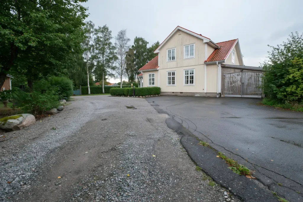 grus eller asfalt p uppfarten praktisk j mf relse av kostnad underh ll och h llbarhet